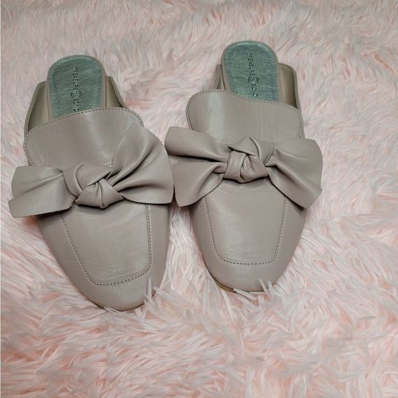 𝅺TREASURE & Bond bow Tie Slip on Shoes - Picture 6 of 7